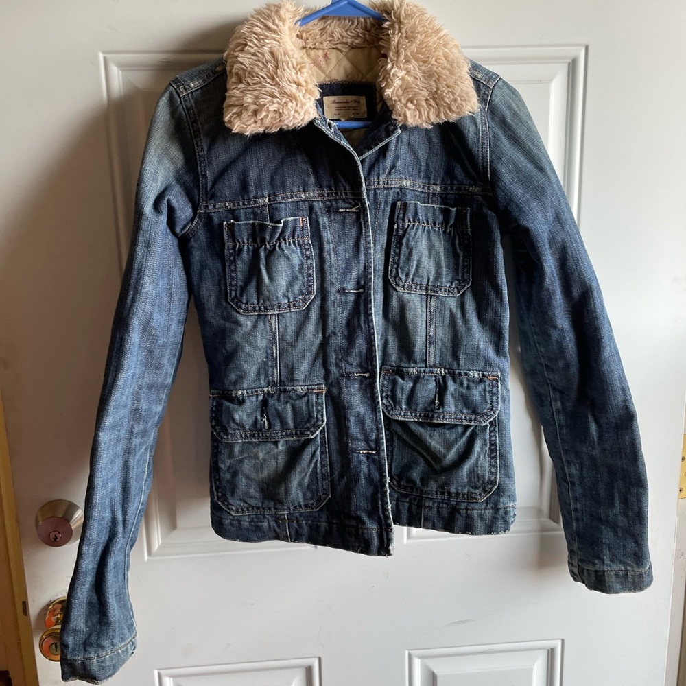 Vintage Abercrombie jean jacket with faux fur collar